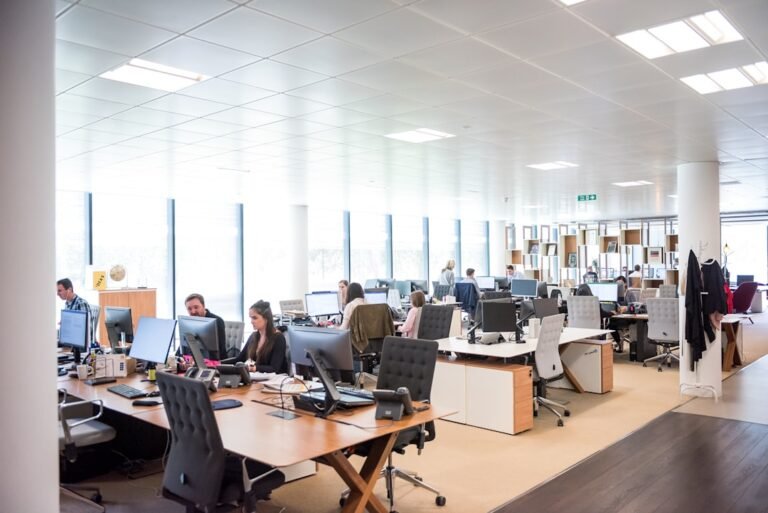 Can I have an external team at my accountancy practice in Spain?